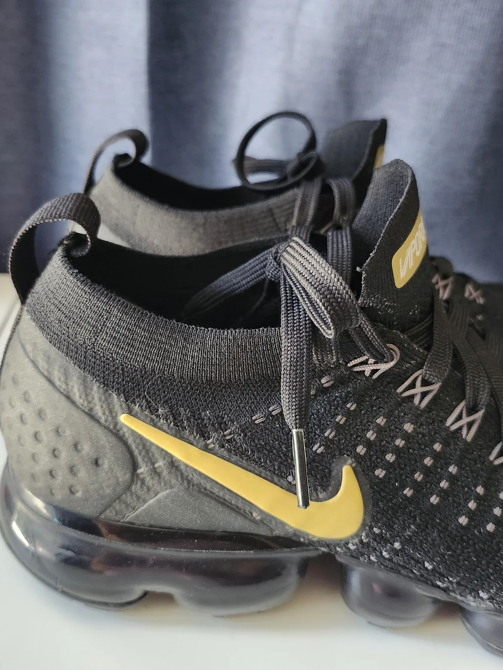 Women's Size 9/26 CM Nike Air VaporMax Flyknit 2 Black Metallic Gold 942843-012